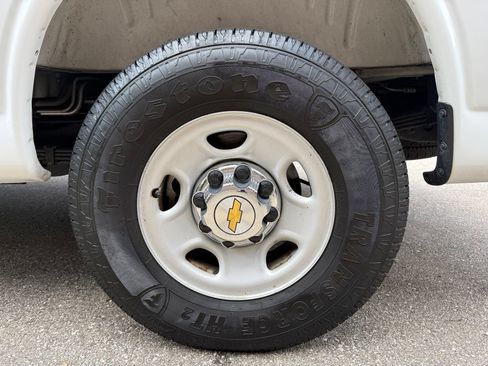 Used 2025 Chevrolet Express 3500 LT w/ LT Preferred Equipment Group RWD image 19