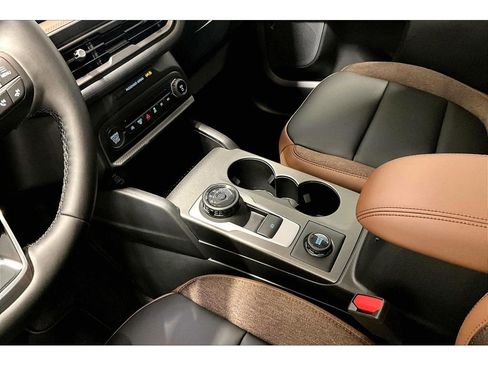 New 2026 Ford Bronco Sport Outer Banks w/ Outer Banks Tech Package+ AWD/4WD image 38