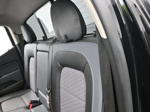 Used 2019 Chevrolet Colorado Z71 RWD image 32