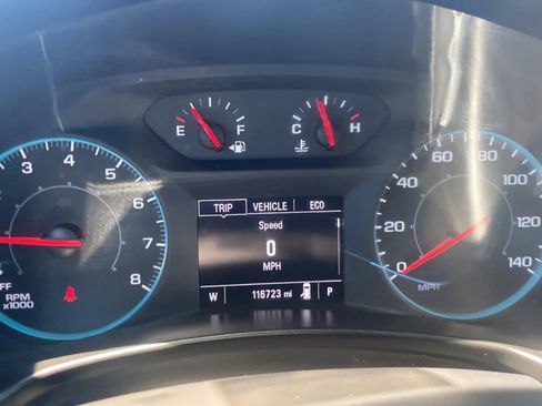 Used 2020 Chevrolet Equinox LS w/ LS Convenience Package FWD image 11