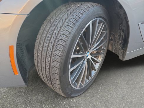 Used 2023 BMW 540i w/ Premium Package RWD image 30