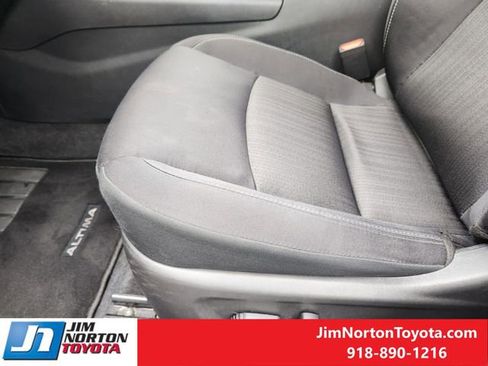 Used 2025 Nissan Altima 2.5 SV image 24