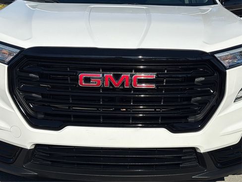 Used 2023 GMC Terrain SLT w/ Elevation Edition image 12