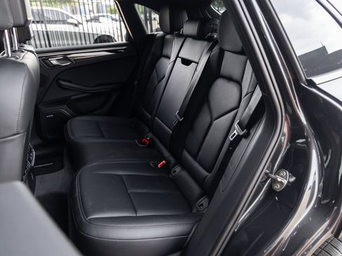 Certified 2026 Porsche Macan AWD/4WD image 36