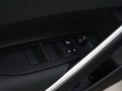 Used 2026 Toyota Corolla Cross XLE w/ Convenience Package image 20