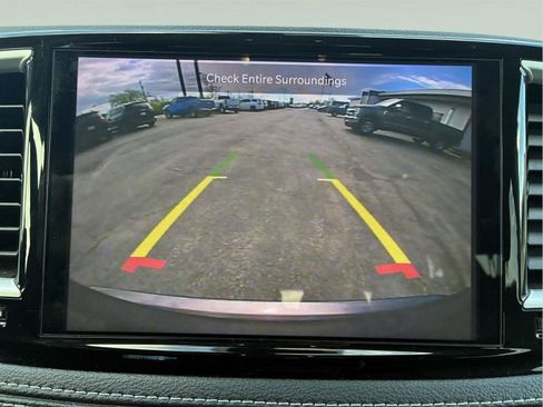 Used 2023 Chrysler Pacifica Touring-L FWD image 25