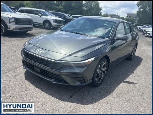 New 2026 Hyundai Elantra Limited FWD image 3