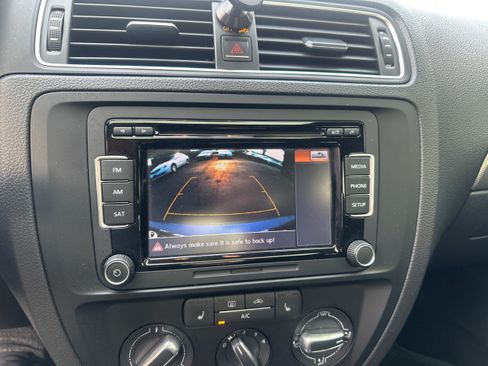 Used 2015 Volkswagen Jetta SE FWD image 30