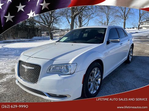 Used 2018 Chrysler 300 Limited image 1