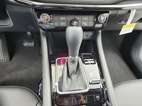 New 2026 Jeep Compass Latitude image 17