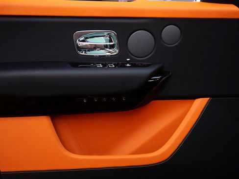 Certified 2025 Rolls-Royce Cullinan AWD/4WD image 11