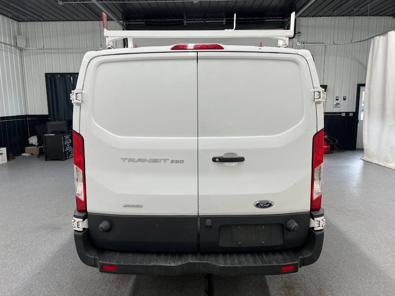 Used 2018 Ford Transit 250 148 Low Roof RWD image 5