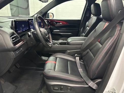 Used 2025 Chevrolet Traverse RS w/ LPO, Floor Liner Package AWD/4WD image 18