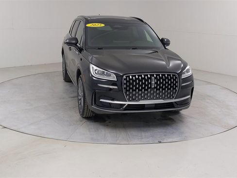 Used 2025 Lincoln Corsair Reserve image 10