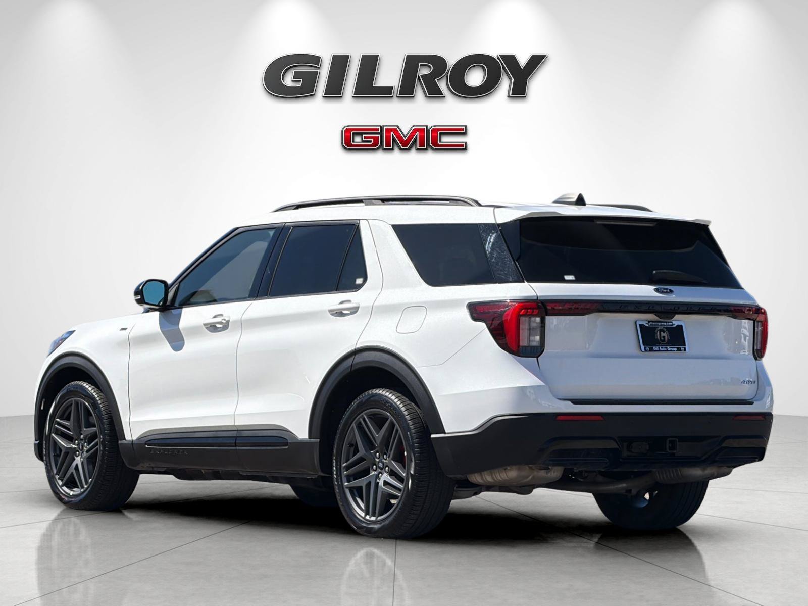 Used 2025 Ford Explorer ST-Line w/ ST-Line Street Pack AWD/4WD image 5