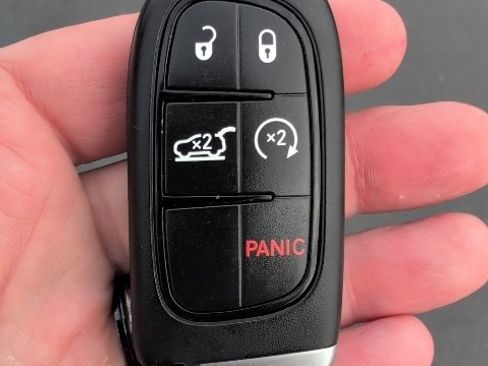 Used 2019 Jeep Cherokee Limited image 34