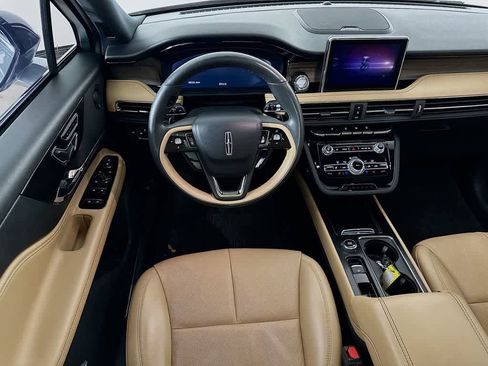 Used 2021 Lincoln Corsair Reserve image 10