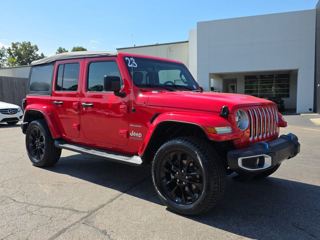 Used 2023 Jeep Wrangler Unlimited Sahara AWD/4WD image 7