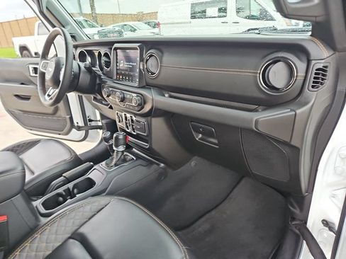 Used 2023 Jeep Wrangler Unlimited Sahara AWD/4WD image 26