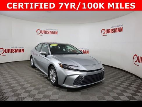 Used 2025 Toyota Camry LE image 16
