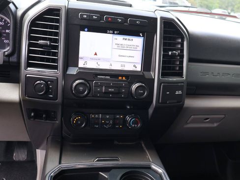 Used 2019 Ford F350 XLT w/ XLT Premium Package AWD/4WD image 14