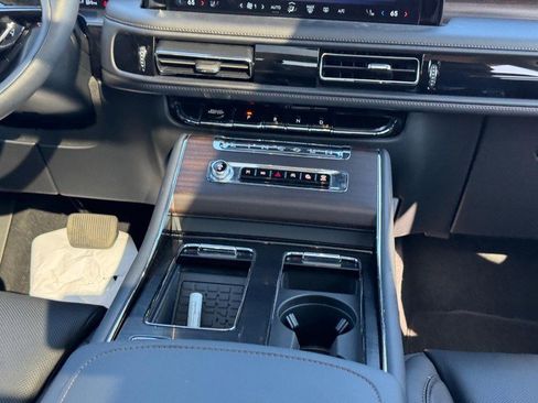 New 2025 Lincoln Aviator Reserve w/ Equipment Group 201A AWD/4WD image 19