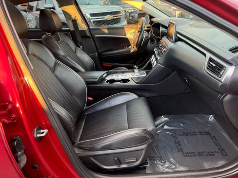 Used 2020 Genesis G70 2.0T image 24