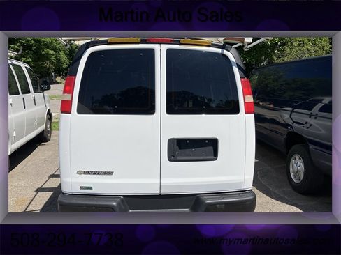 Used 2010 Chevrolet Express 1500 AWD w/ Power Package image 3