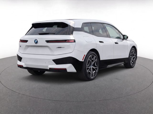 Used 2024 BMW iX xDrive50 w/ Premium Package AWD/4WD image 3