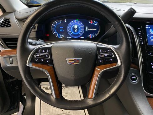 Used 2019 Cadillac Escalade Premium Luxury image 21