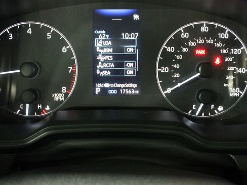 Used 2023 Toyota Corolla Cross LE FWD image 31