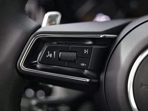 New 2026 Porsche Macan image 34