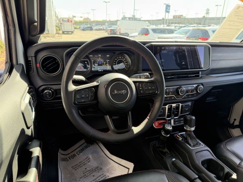 Used 2024 Jeep Gladiator Rubicon image 31