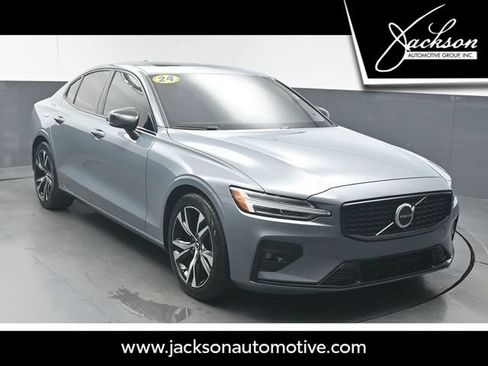 Used 2024 Volvo S60 B5 Core FWD image 1