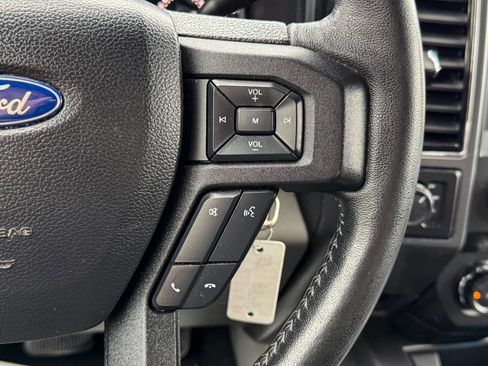 Used 2019 Ford F150 XLT w/ Equipment Group 302A Luxury AWD/4WD image 32