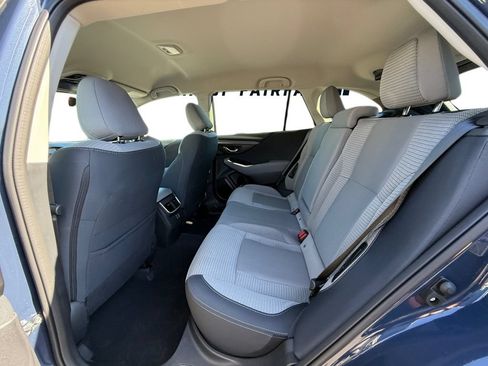 Used 2025 Subaru Outback Premium AWD/4WD image 23