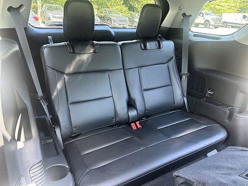 Used 2023 Ford Explorer XLT w/ Equipment Group 202A AWD/4WD image 22