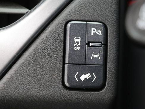 Used 2020 Chevrolet Suburban LT image 27