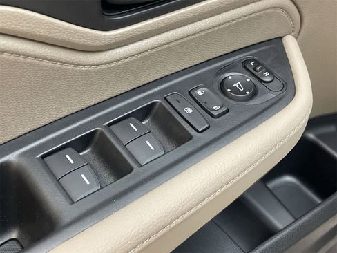 Certified 2024 Honda Odyssey EX-L image 17
