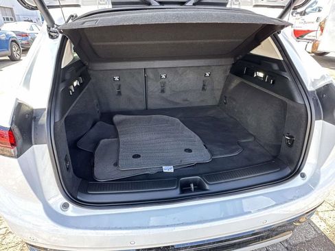 Used 2023 Buick Envision Essence w/ Sport Touring Package image 13