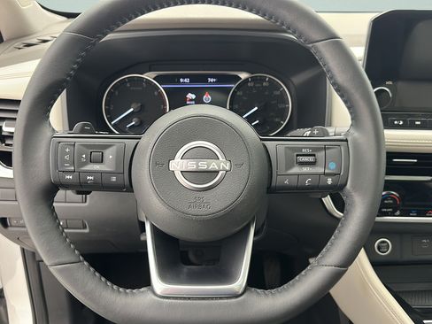 Used 2023 Nissan Rogue SL w/ SL Premium Package AWD/4WD image 16