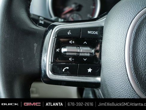 Used 2022 Kia Carnival LX FWD image 10