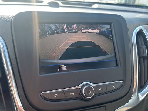 Used 2020 Chevrolet Equinox LT w/ Driver Convenience Package image 31