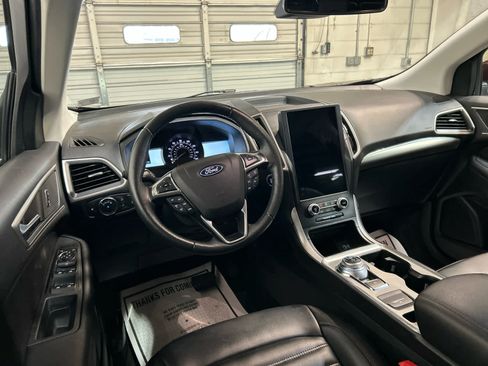 Used 2022 Ford Edge SEL w/ Convenience Package AWD/4WD image 4