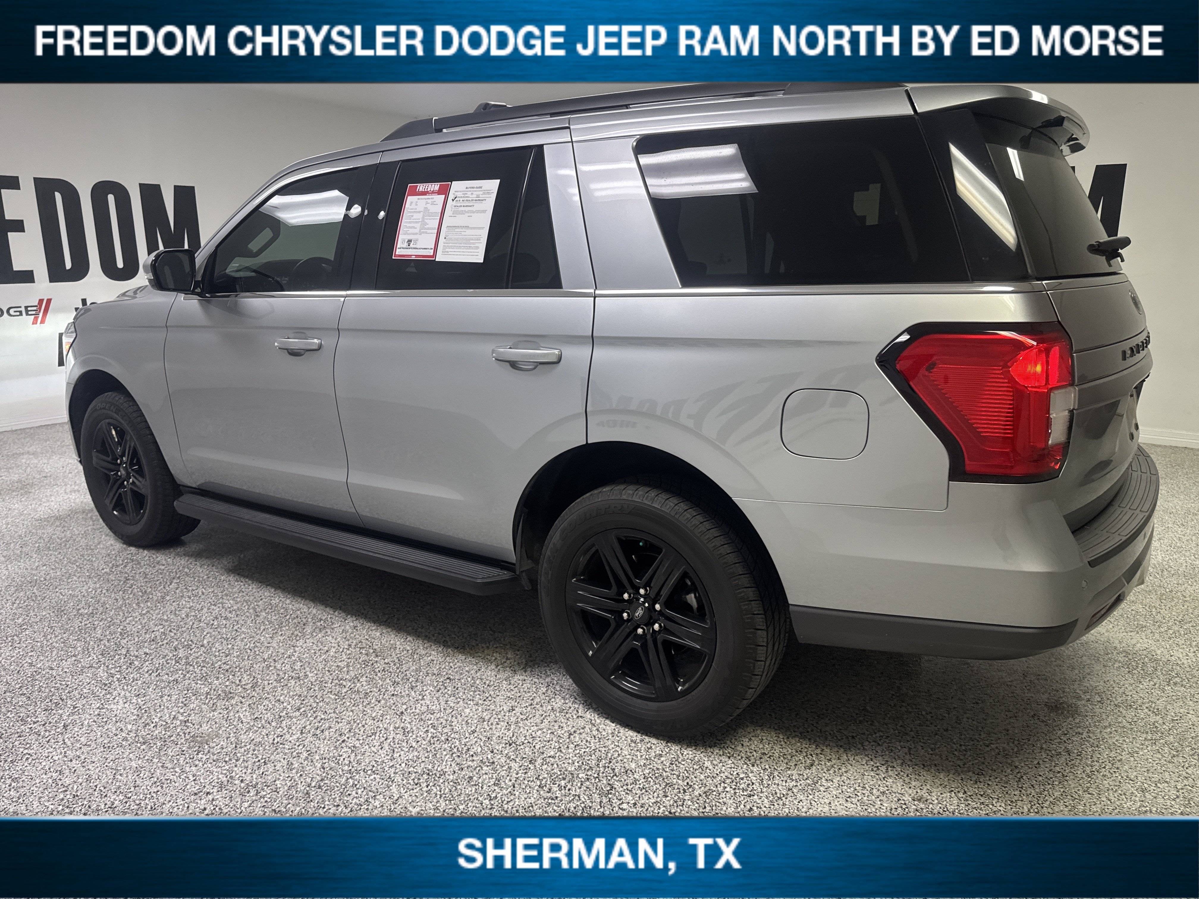 Used 2024 Ford Expedition XLT RWD image 6