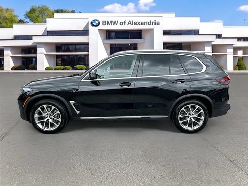 Used 2024 BMW X5 xDrive40i w/ Premium Package AWD/4WD image 4