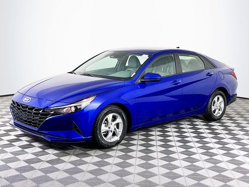 Used 2023 Hyundai Elantra SE image 4