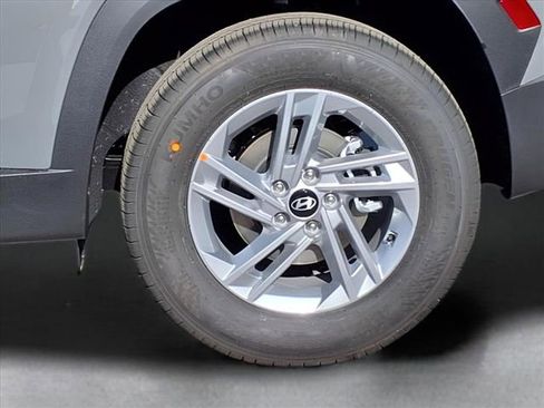 New 2026 Hyundai Tucson SE image 13