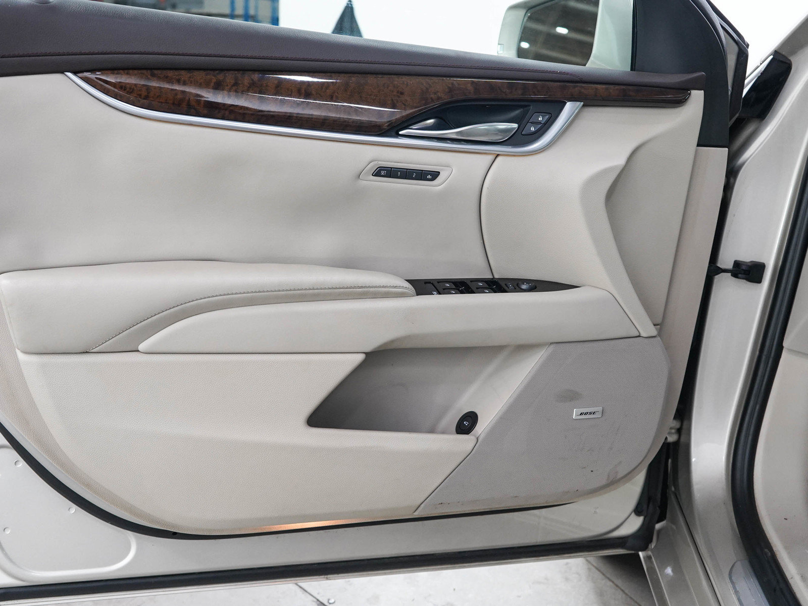 Used 2013 Cadillac XTS Premium FWD image 17