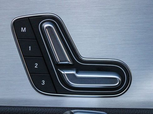 Used 2025 Mercedes-Benz CLA 250 4MATIC image 23